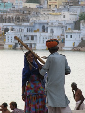 pushkar-lake-musicians.jpg