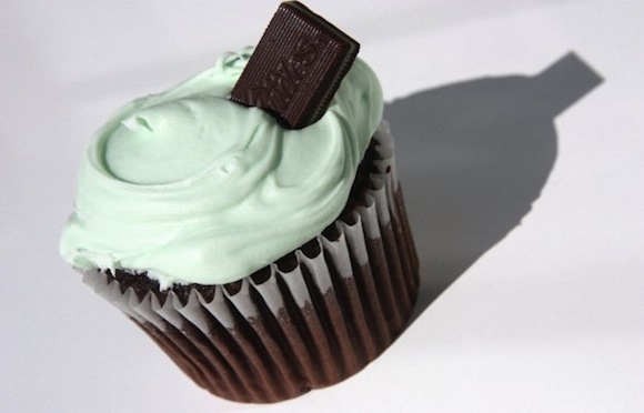 minty-chocolate-andes-cupcake